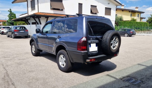 MITSUBISHI Pajero 3.2 tdi 16v di-d Intense automatico