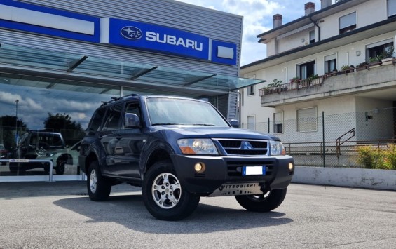 MITSUBISHI Pajero 3.2 tdi 16v di-d Intense automatico