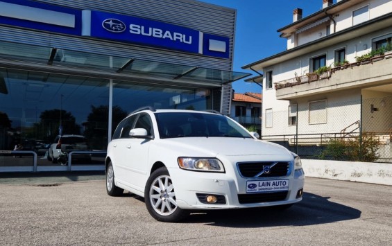 VOLVO V 50 1.6 Momentum