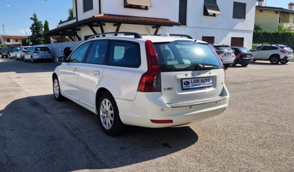 VOLVO V 50 1.6 Momentum